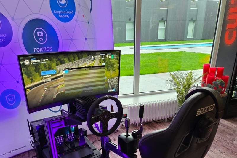 Izbraukuma autosimulators pasākumiem ar instruktoru